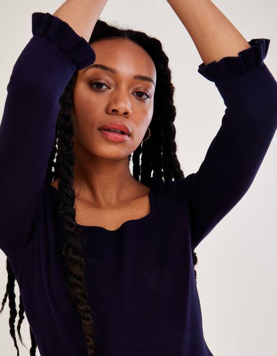 Monsoon نحيف كنزة برقبة مربعة وأكمام 3/4 مع تصميم لينزينج إيكوفيرو D68H547 ملابس الأزرق الداكن)