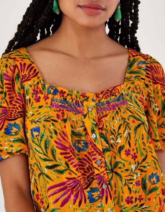 Monsoon نحيف بلوزة بأكمام قصيرة وطبعات زهور ونخيل في لينزينج إيكوفيرو D68H157 ملابس أصفر