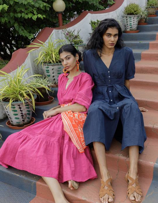 Monsoon نحيف فستان بطبقات وتفاصيل قطع من مزيج الكتان D68H420 ملابس الأزرق الداكن)