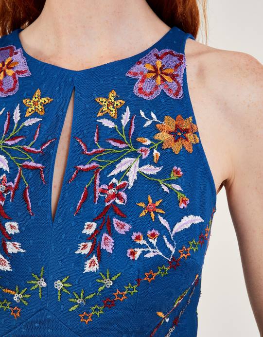 Monsoon نحيف فستان ثيودورا طويل مطرز من البوليستر المعاد تدويره D68H543 ملابس أزرق