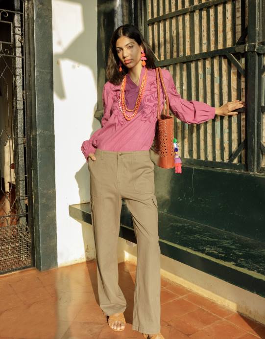 Monsoon نحيف سراويل البضائع القطنية D68H705 ملابس الأخضر (الكاكي)