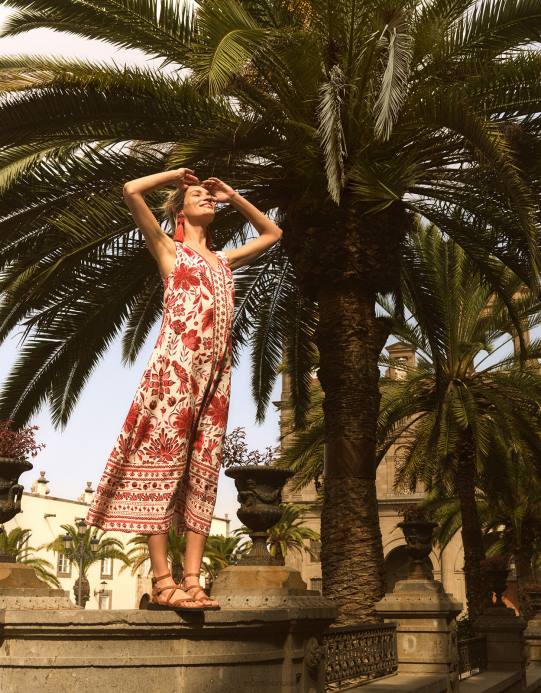 Monsoon نحيف فستان ميدي بطبعة من مزيج الكتان D68H759 ملابس أحمر