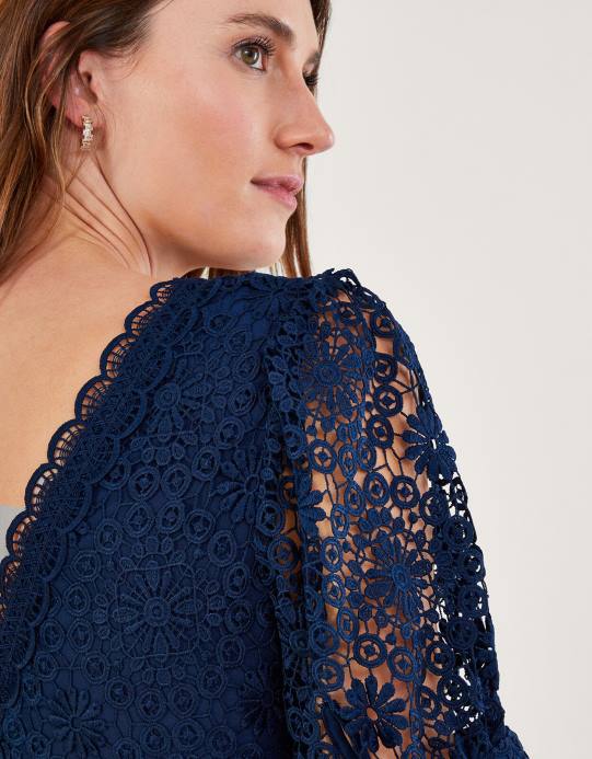 Monsoon نحيف فستان ليليبيت ماكسي من الدانتيل D68H849 ملابس الأزرق الداكن)