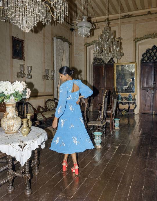 Monsoon نحيف فستان بطبقات من البوليستر المعاد تدويره D68H874 ملابس أزرق