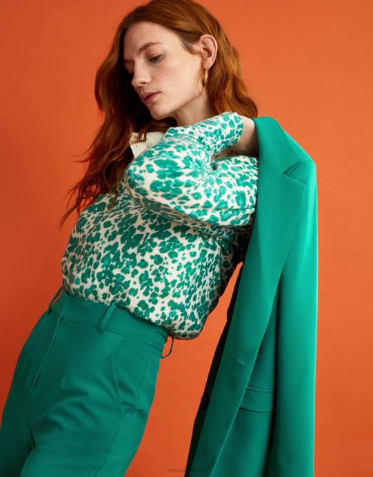 Monsoon نحيف سترة برقبة على شكل حرف V بطبعات حيوانات مع بوليستر معاد تدويره D68H512 ملابس أخضر